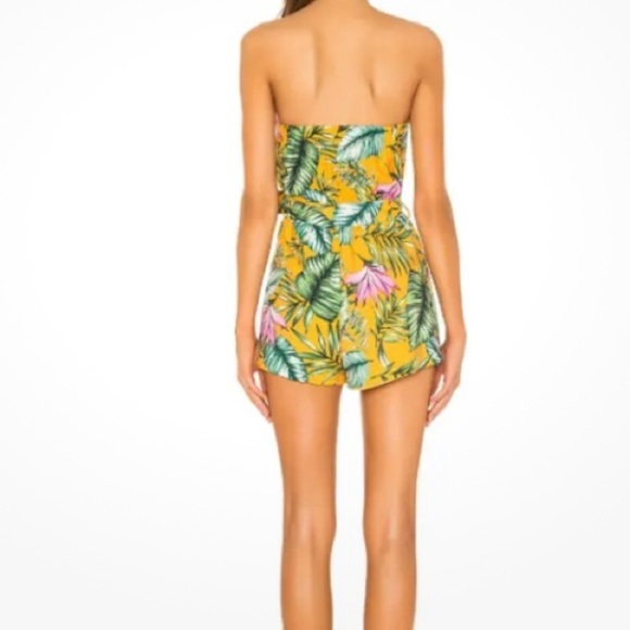 NWT SUPERDOWN FLORAL TROPICAL ROMPER STRAPLESS LINED W/TIE AT WAISTED SZ MED - Picture 2 of 15
